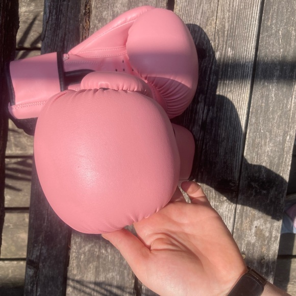 Pink Boxing Gloves - Picture 5 of 6